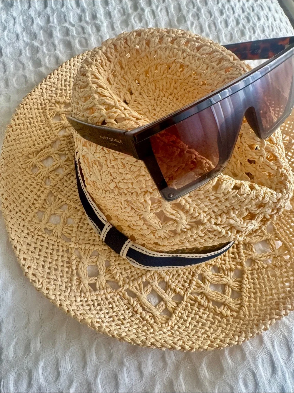 Kurt Geiger Tortoiseshell Shield Sunglasses with Brown Gradient Lenses - Picture 13 of 16